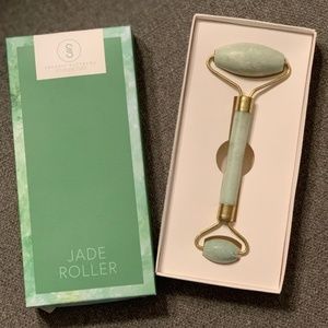 New in box Sherrie Matthews Jade Roller